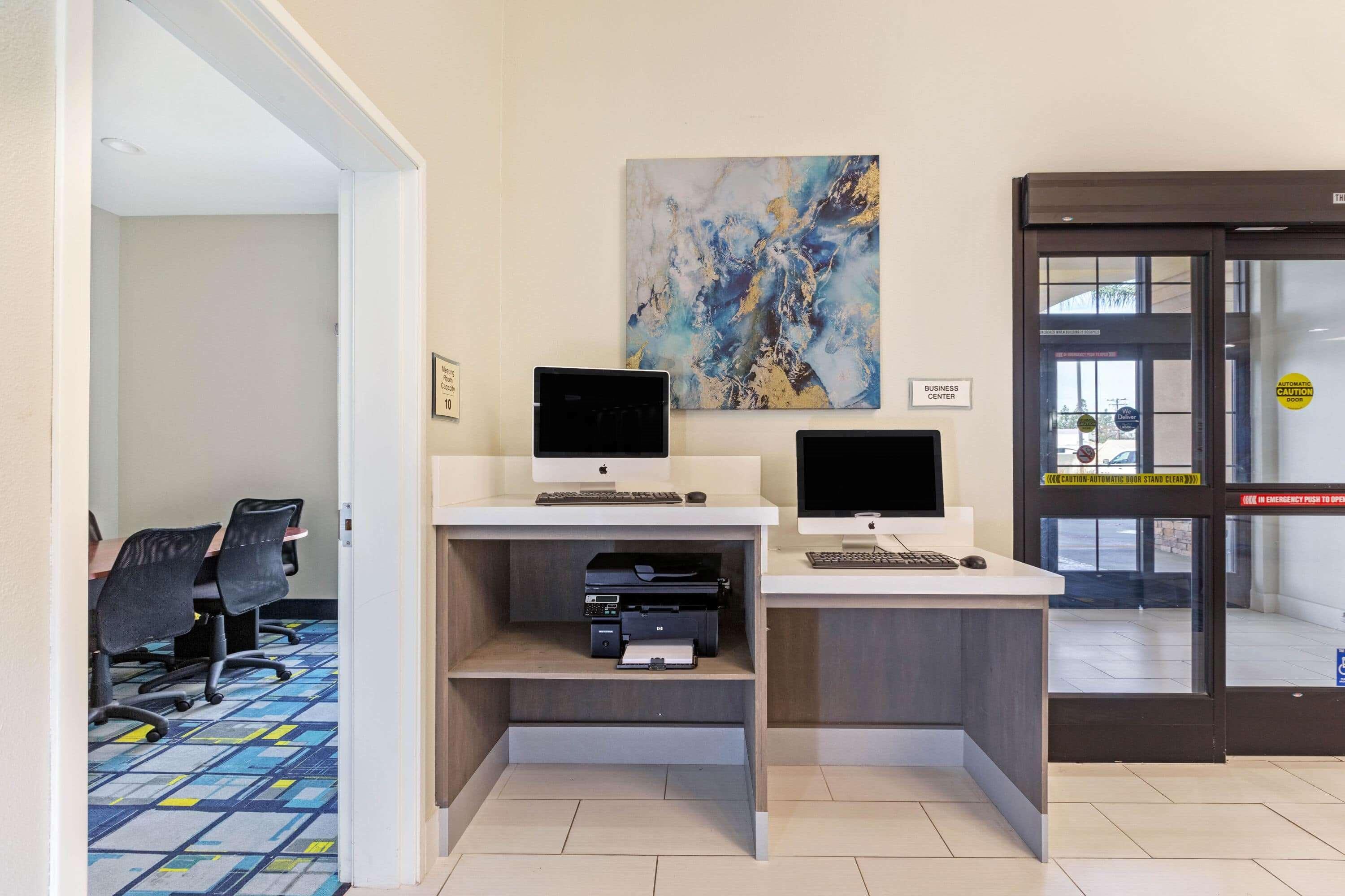 La Quinta By Wyndham Ne Long Beach/Cypress Hawaiian Gardens Экстерьер фото