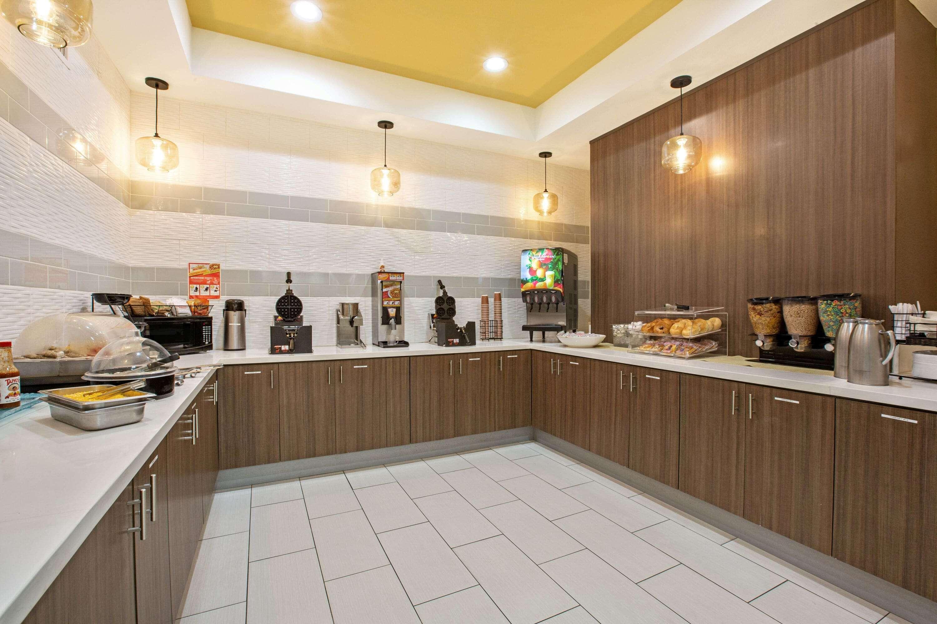 La Quinta By Wyndham Ne Long Beach/Cypress Hawaiian Gardens Экстерьер фото