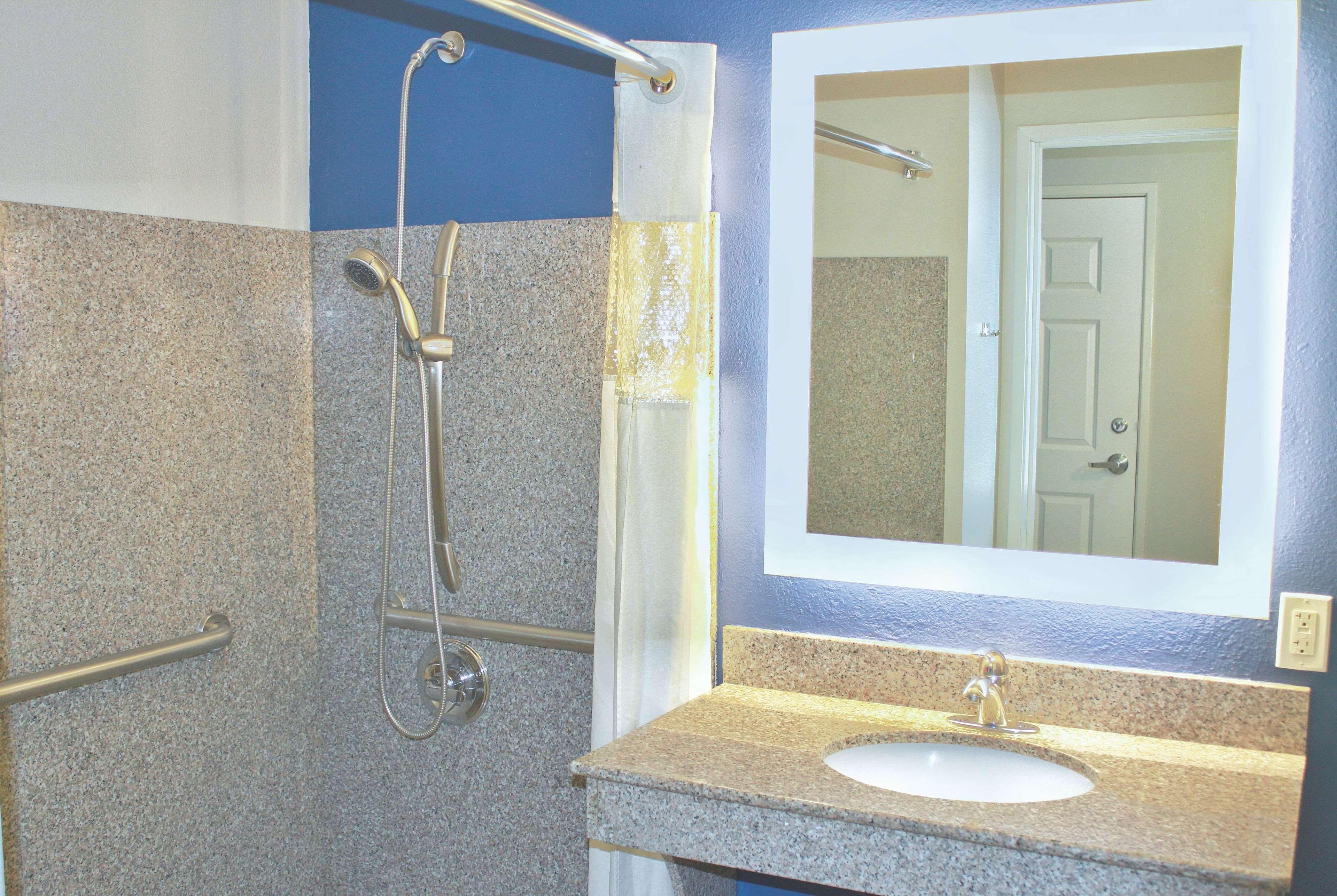 La Quinta By Wyndham Ne Long Beach/Cypress Hawaiian Gardens Экстерьер фото