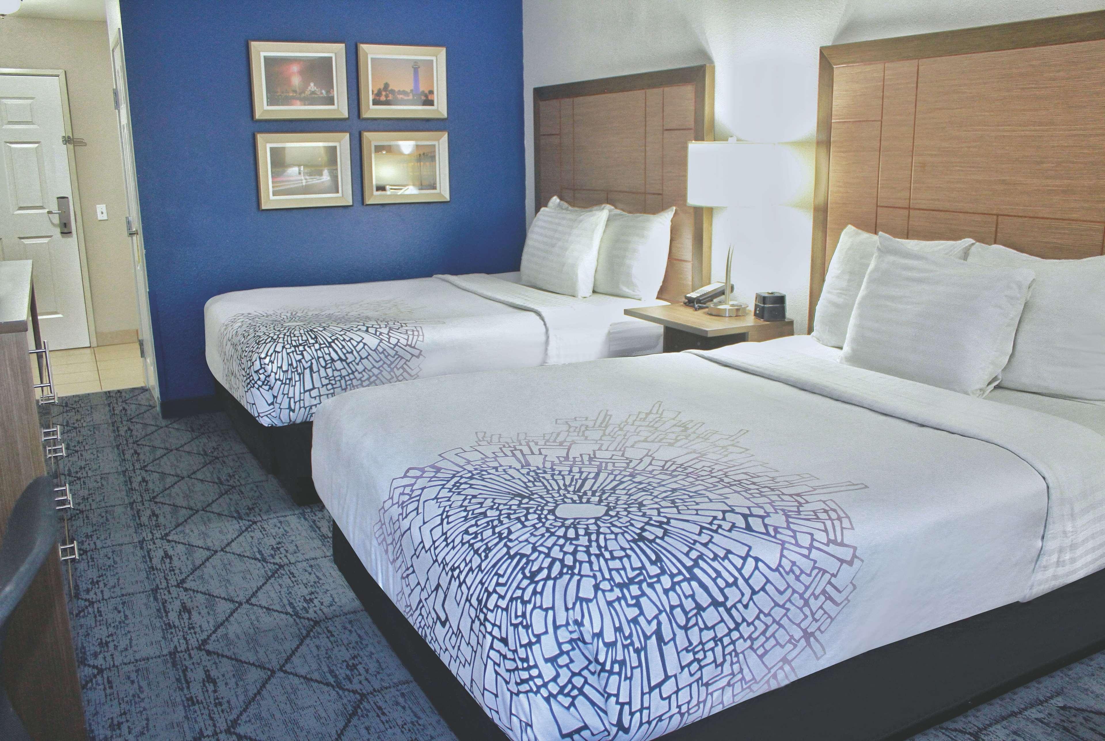 La Quinta By Wyndham Ne Long Beach/Cypress Hawaiian Gardens Экстерьер фото