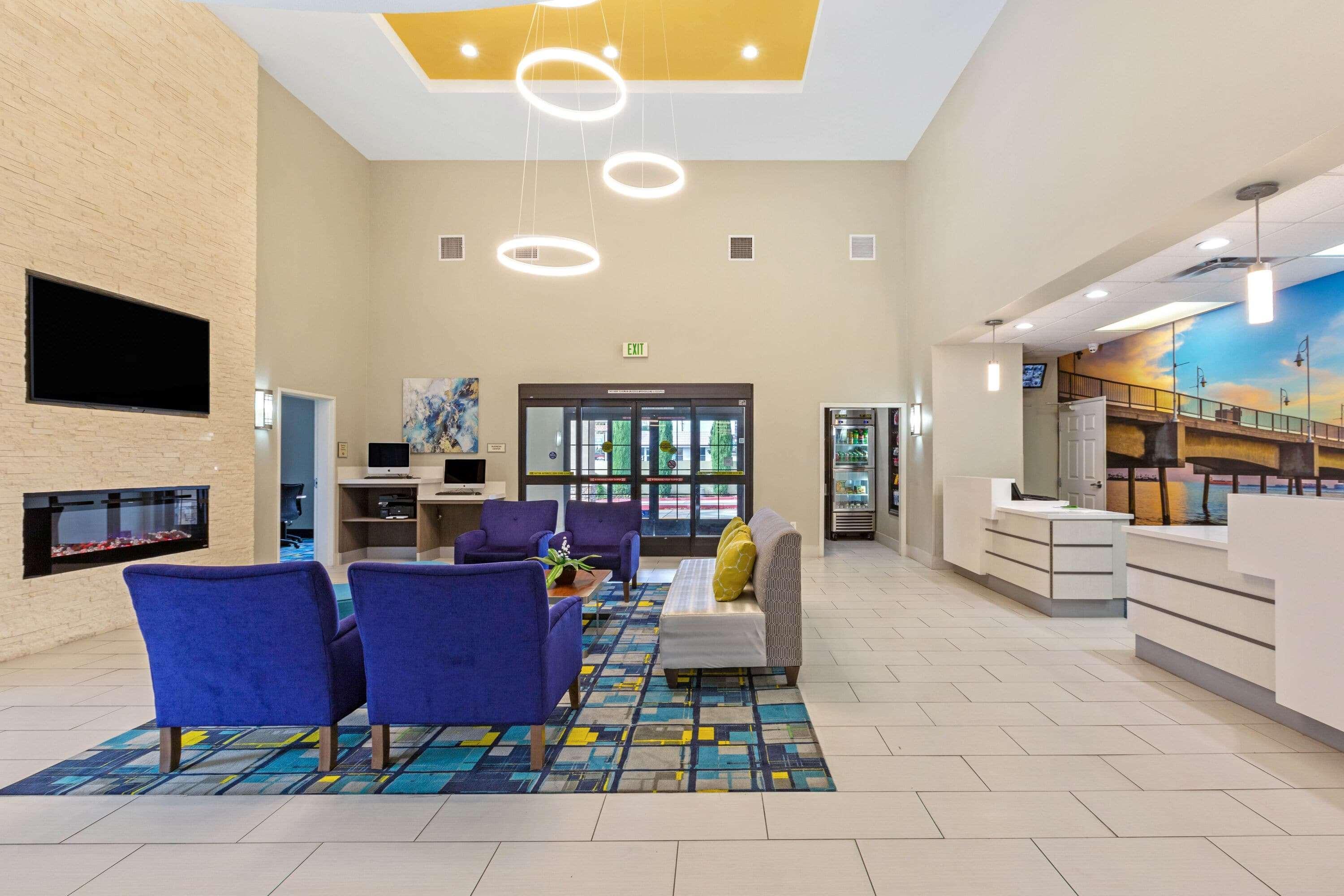 La Quinta By Wyndham Ne Long Beach/Cypress Hawaiian Gardens Экстерьер фото