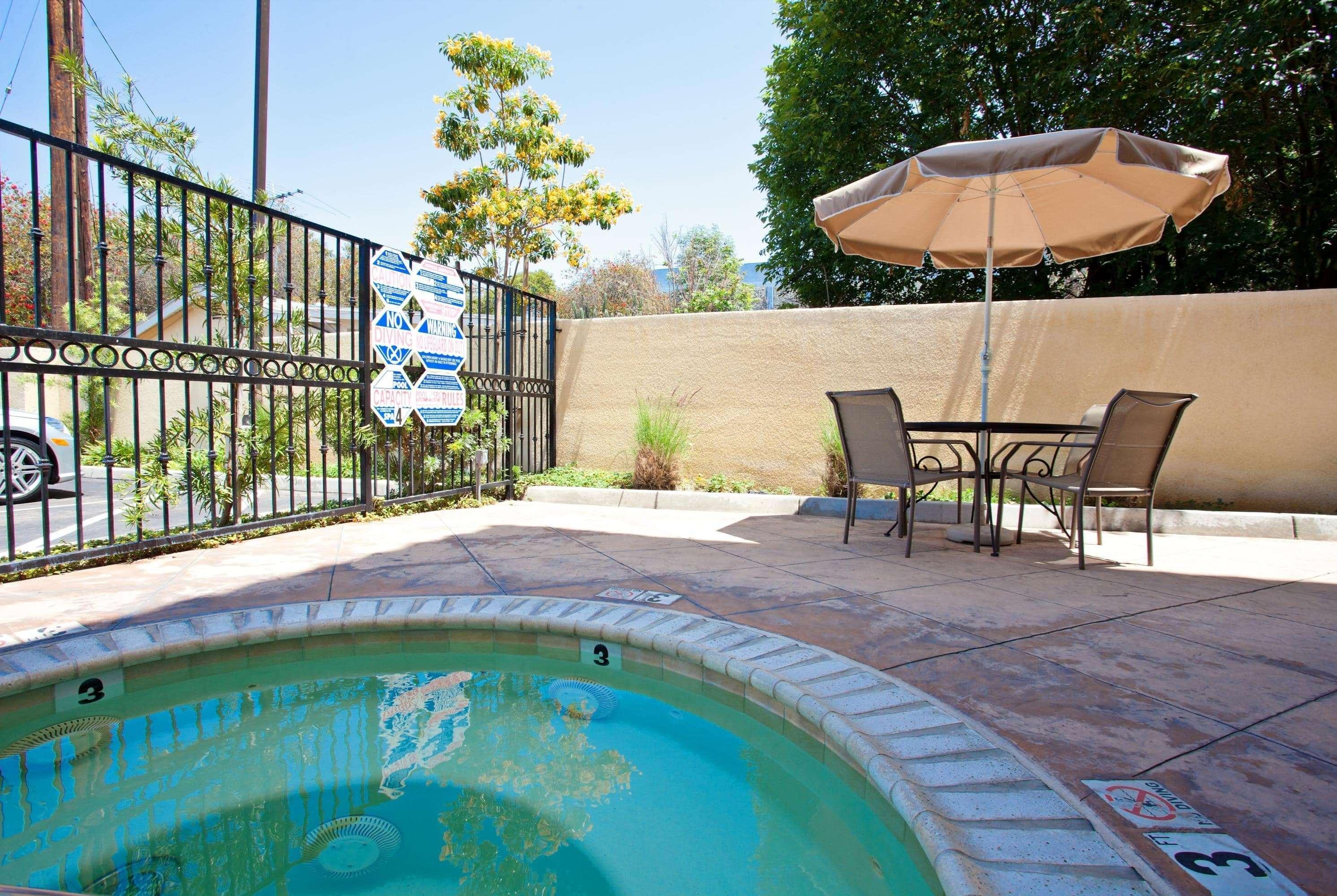 La Quinta By Wyndham Ne Long Beach/Cypress Hawaiian Gardens Экстерьер фото