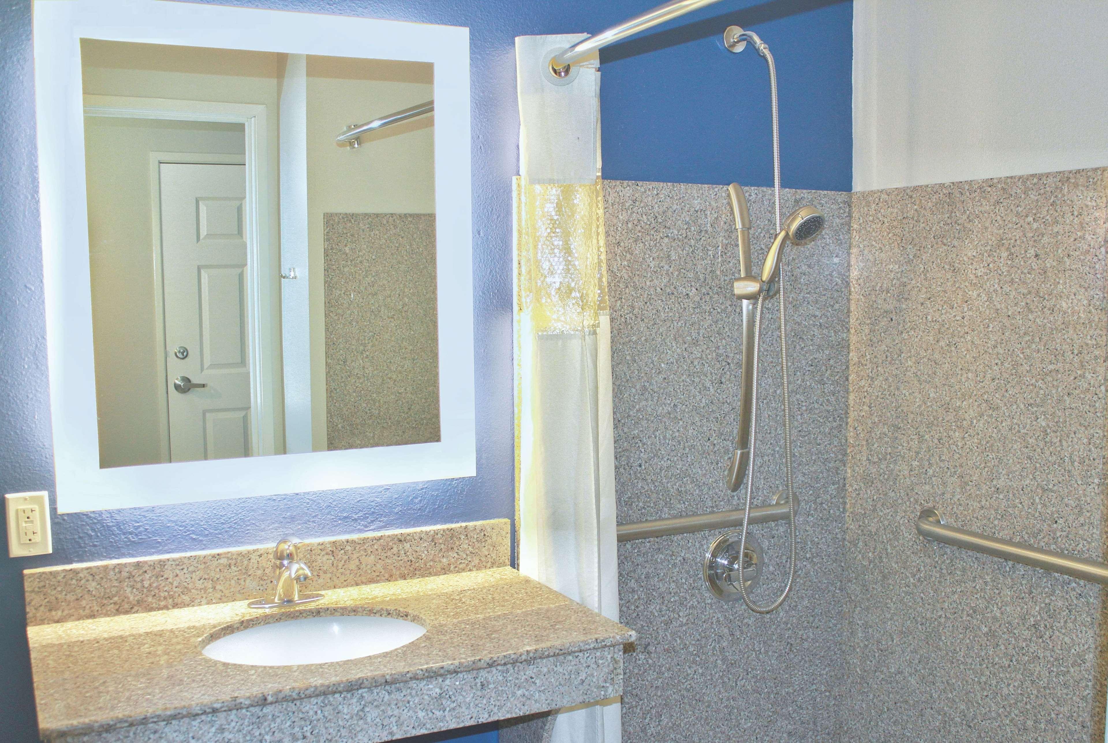 La Quinta By Wyndham Ne Long Beach/Cypress Hawaiian Gardens Экстерьер фото